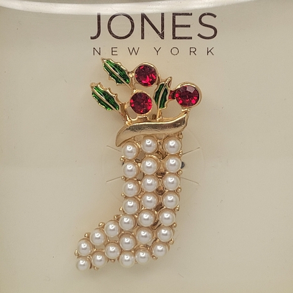 Brooch of Pearlized Stocking with Holly & Ivy Rhinestones Jones New York - Picture 2 of 7
